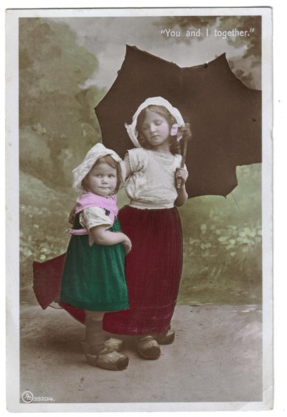 画像1: 傘をさした木靴の女の子たち (1)
