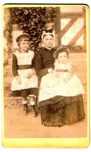 画像1: 女の子と女性　carte de visite　ミニ肖像写真 (1)