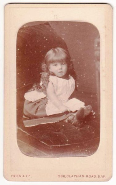 画像1: 女の子　carte de visite　ミニ肖像写真 (1)