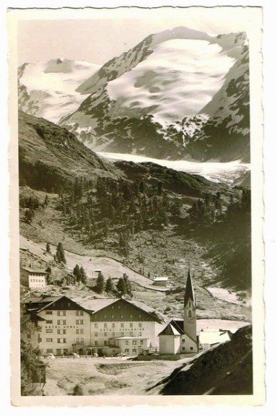 画像1: アルプスの山々と麓のホテル (1)