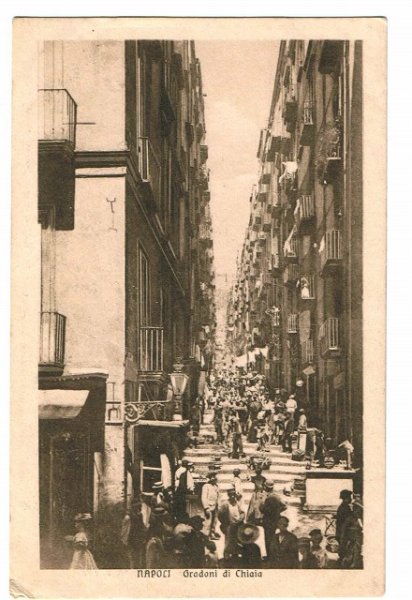 画像1: イタリア　ナポリの裏道　Napoli Gradoni di Chiaia (1)