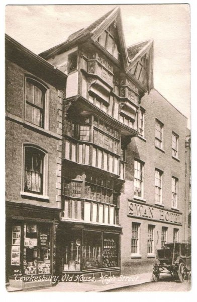 画像1: イギリス　Tewkesbury 古い家の雑貨屋さん (1)