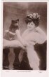 画像1: イギリス女優　Gaynor Rowlands と仔犬  (1)