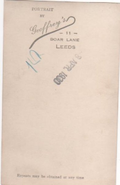 画像2: 肖像写真 お人形と女の子 (2)