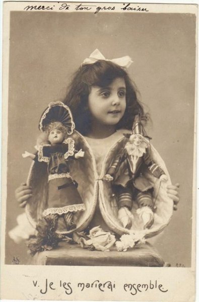 画像1: 女の子とお人形 (1)