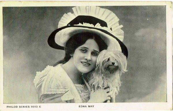 画像1: アメリカ女優　Edna May　帽子　犬 (1)