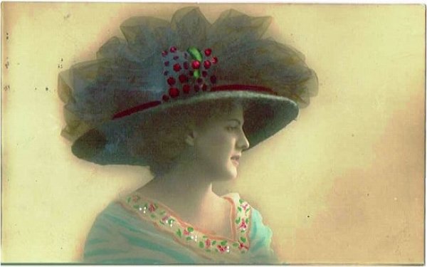 画像1: 帽子の女性 (1)