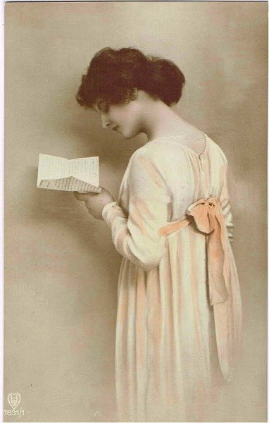 画像1: 手紙を読む女性 (1)