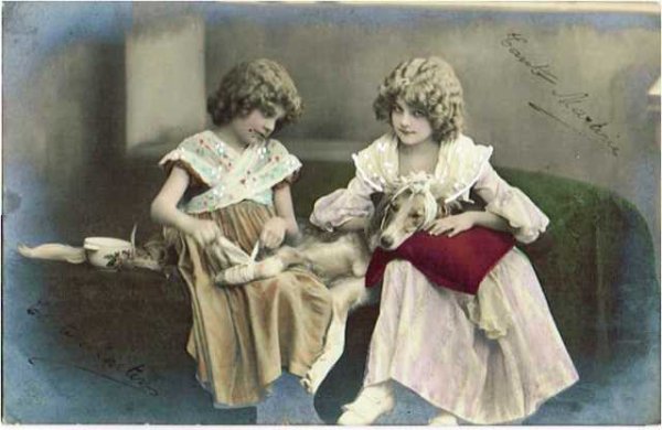 画像1: 怪我をした犬と女の子 (1)