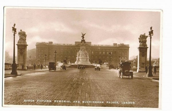 画像1: イギリス　ロンドン　ビクトリア女王記念碑とバッキンガム宮殿 (1)
