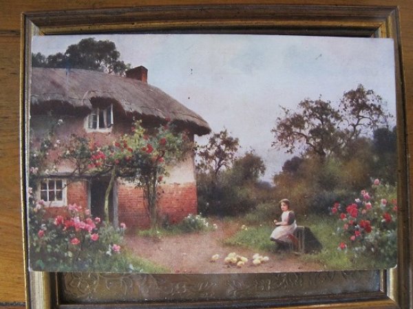画像2: イギリス 薔薇の花咲くコテージ 女の子とヒヨコ (未使用) (2)