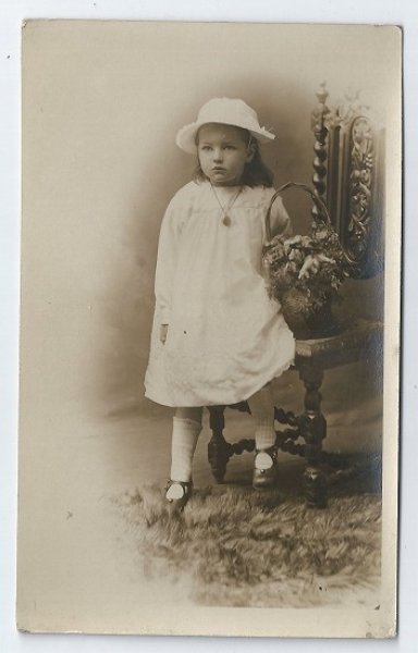 画像1: 肖像写真　白いドレスの女の子　1920年代頃 (1)