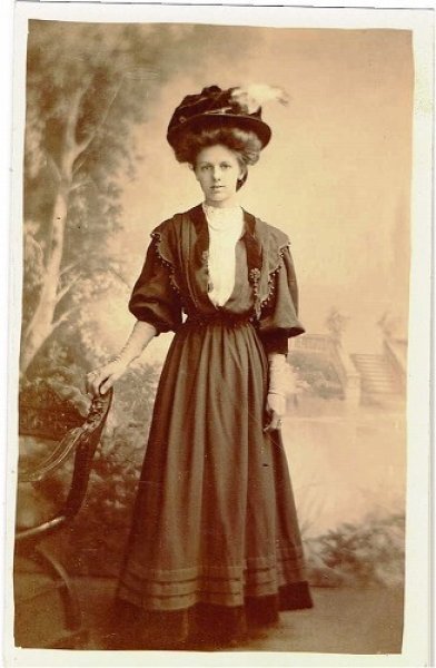 画像1: 肖像写真　帽子の女性　1905年頃 (1)