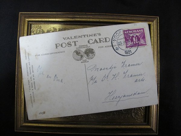 画像3: Postcard  ヒヨコにビスケットを取られた子犬 Florence Valter 1931年 (3)