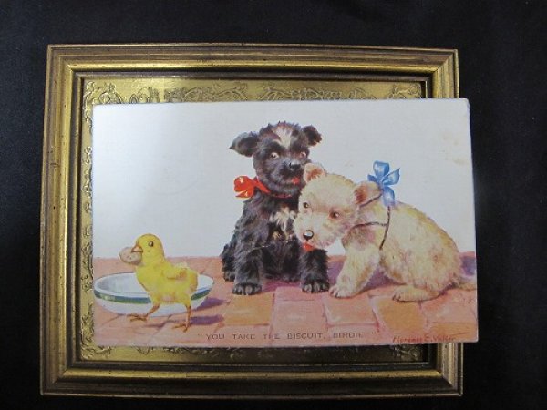 画像2: Postcard  ヒヨコにビスケットを取られた子犬 Florence Valter 1931年 (2)