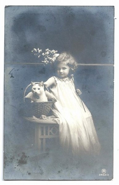 画像1: Postcard　猫と女の子　　 (1)