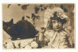 画像1: Postcard　ボンネット帽子の女の子と黒猫　未使用　 (1)