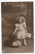 画像1: Postcard　ダックスフンド犬と女の子　1915 年　 (1)