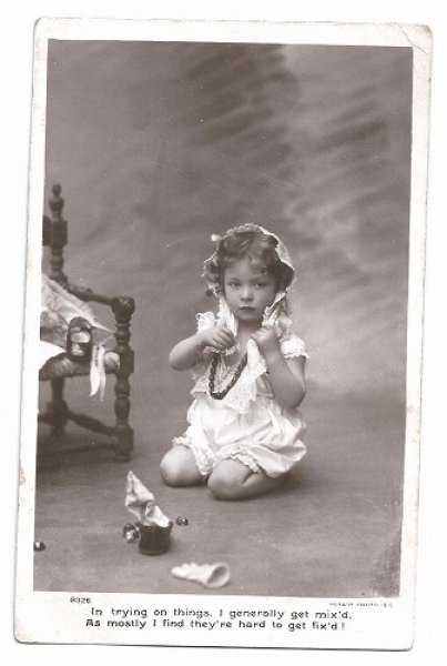 画像1: Postcard　おしゃれ好きの女の子　1905年　 (1)