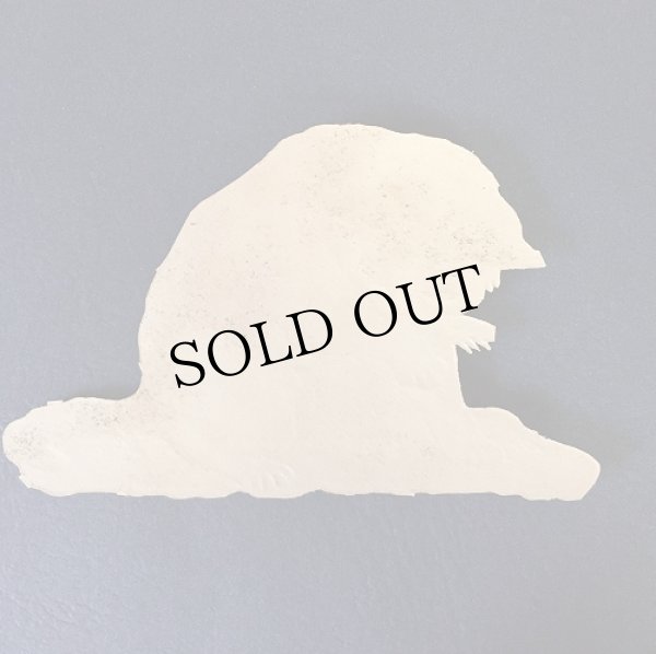 画像3: ダイカットクロモ　手を舐める猫　ハチワレ　黒白　Helena Maguire　 (3)