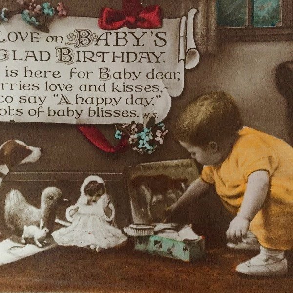 画像1: Postcard　オモチャやお人形さんで遊ぶ赤ちゃん　イギリス　 (1)