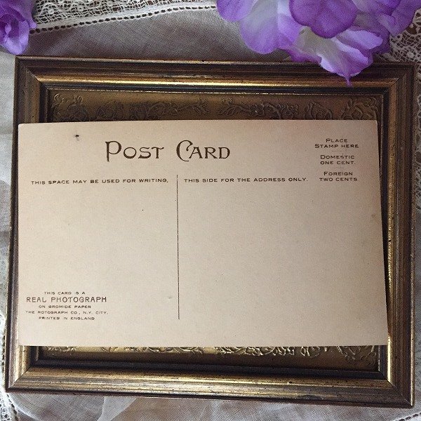 画像3: Postcard 愛犬と一緒に眠る女の子 未使用 イギリス製 (3)