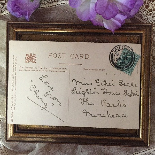 画像3: Postcard 窓の下を眺める小さなメイドさん イギリス1904年  (3)