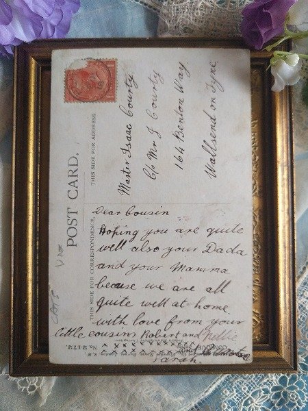 画像2: Postcard 暖炉の前で寛ぐ黒猫の家族 1918年  (2)