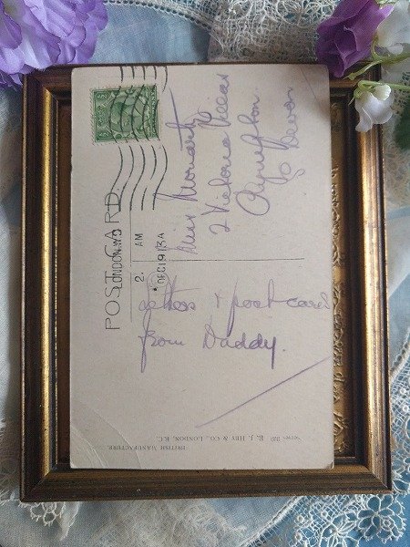 画像2: Postcard 暖炉の前で黒猫と一緒にラブレターを読む女の子 イギリス1913年  (2)