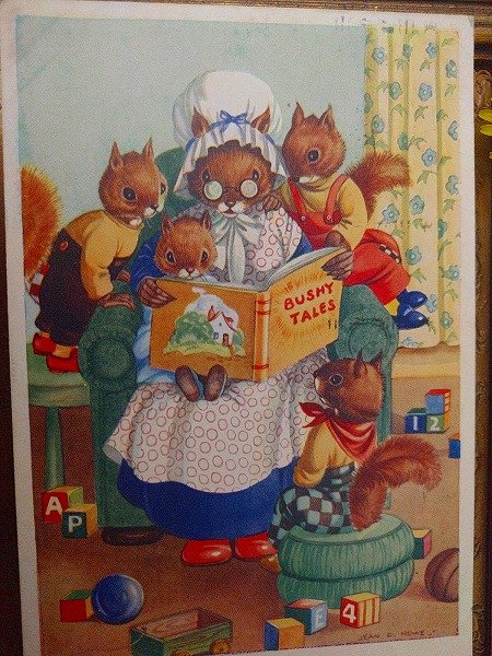 画像2: Postcard 絵本を読むリスさんの家族 Jean Howe (2)