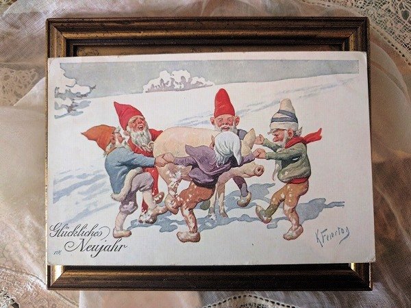 画像2: Postcard  豚さんを取り囲んでダンスをするノーム妖精 (2)