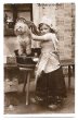 画像1: Postcard　犬を洗うオランダの女の子　バスタイム 1919年 (1)