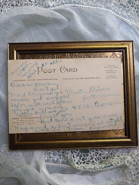 画像2: Postcard　ミルクを飲む子犬と赤ちゃん　写真 (2)