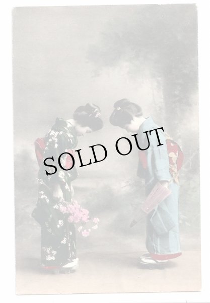 画像1: 手彩色絵葉書　着物姿の少女　お辞儀 (1)