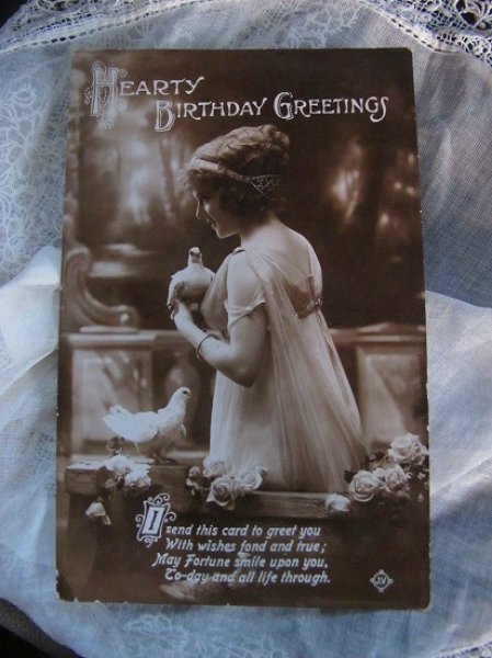 画像2: ▼SALE 500▼ Postcard  女性と白鳩 (2)