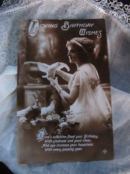 画像2: ▼SALE 500▼ Postcard  女性と白鳩 (2)