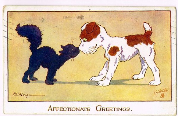 画像1: Postcard　犬にキスをする黒猫　イギリス1918年 (1)