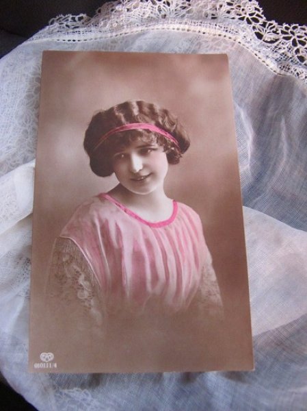 画像2: Postcard  女性 (2)