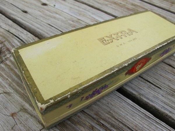 画像10: Vintage Box  アンティーク　スミレの紙箱とコサージュ　 (10)