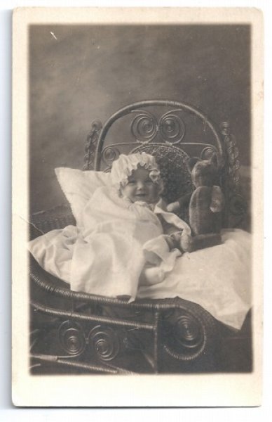 画像1: Postcard　肖像写真　テディベアと赤ちゃん (1)