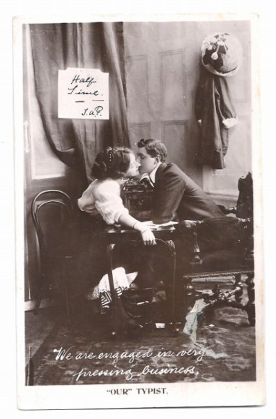 画像1: Postcard　キスをする恋人たち　イギリス1911年 (1)