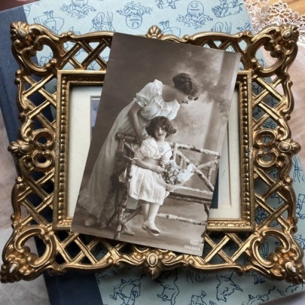 画像2: Postcard 女性と女の子 写真  (2)