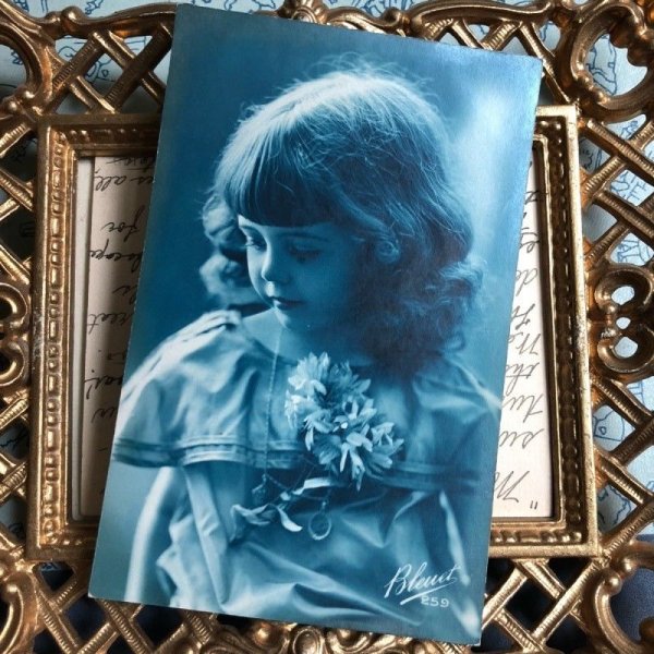 画像2: Postcard お花と女の子 フランス 写真 (2)