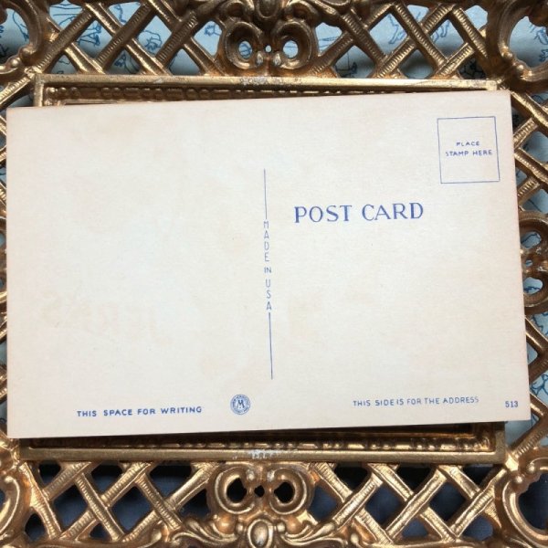 画像3: Postcard 　牛の乳しぼりをする女性を眺める男たち (3)