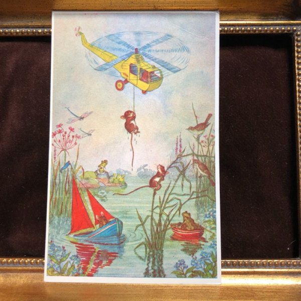 画像2: Postcard  森の動物さん　救助されるネズミさん　Molly Brett (2)