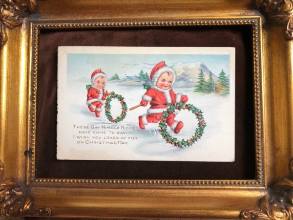 画像2: Postcard　クリスマス　小さなサンタさん　輪っかのリース　1917年 (2)