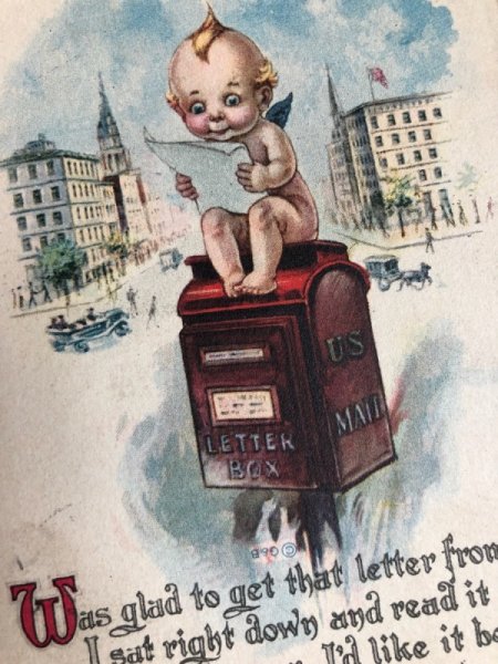 画像2: Postcard  郵便ポストの上で手紙を読むキューピー (2)