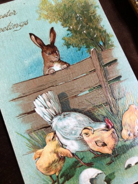 画像2: Postcard  イースター ニワトリとヒヨコを見つめるウサギ (2)