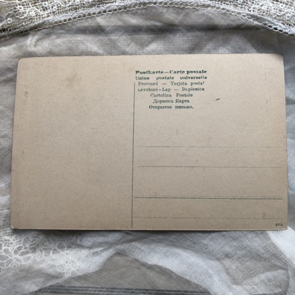 画像3: Postcard うたた寝をする女の子 おばあさん風 未使用 (3)