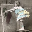 画像1: Postcard　小さな絵描きさんと大きなキャンバス　1907年 (1)